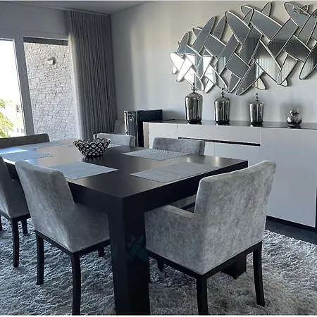 Vila Rosa Premium Flat דירה *